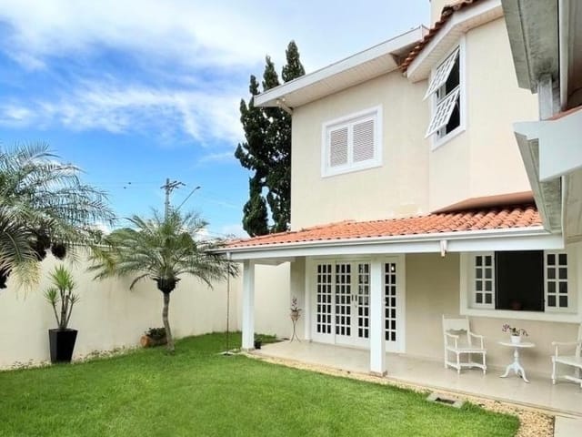 Casa com 368m² 3 quartos e 6 banheiros, à venda, no bairro Urbanova em São José dos Campos