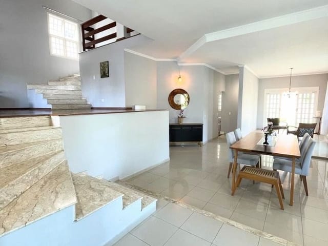 Casa com 368m² 3 quartos e 6 banheiros, à venda, no bairro Urbanova em São José dos Campos