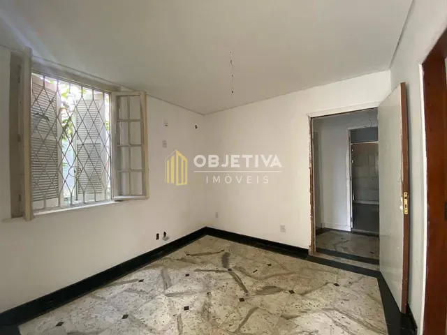 Casa 4 quartos e 4 banheiros, para alugar, no bairro Rio Branco em Porto Alegre