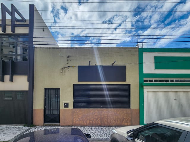 Casa com 279m² 7 quartos e 3 banheiros, à venda, no bairro Centro em Pelotas