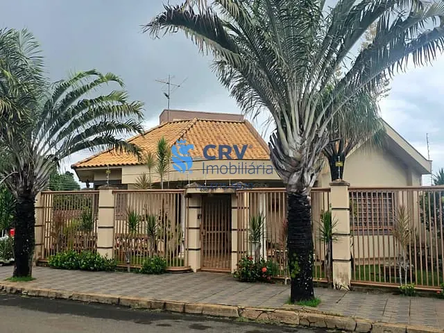Casa com 300m² 3 quartos e 4 banheiros, à venda, no bairro Jardim Vila Rica em Cambé