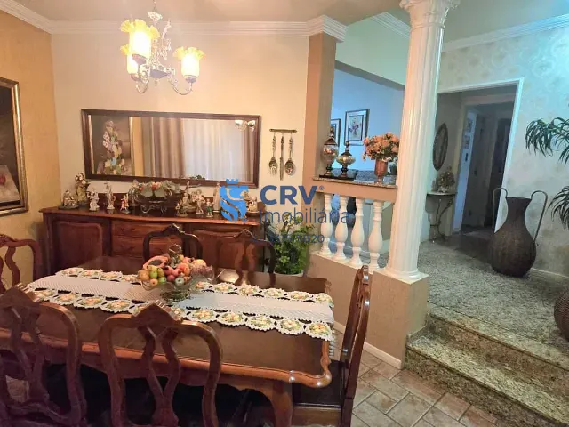 Casa com 300m² 3 quartos e 4 banheiros, à venda, no bairro Jardim Vila Rica em Cambé