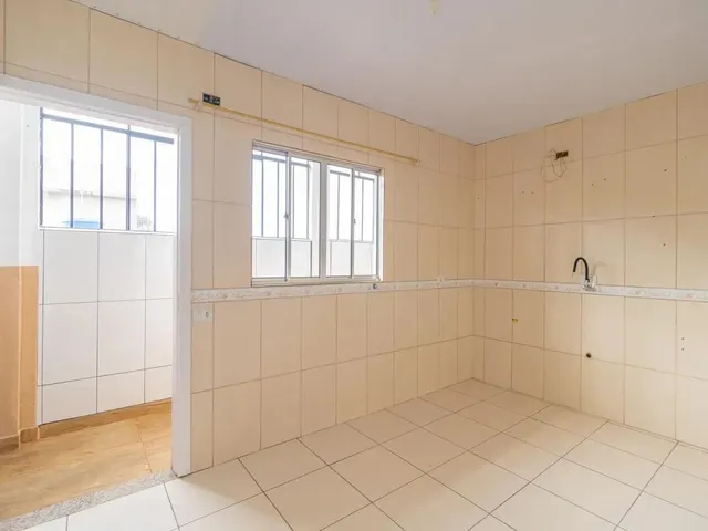 Casa 2 quartos e 1 banheiro, para alugar, no bairro Cidade Industrial em Curitiba