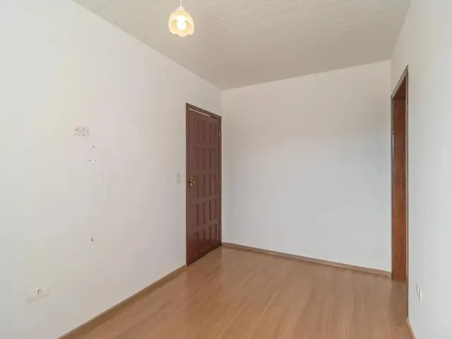 Casa 2 quartos e 1 banheiro, para alugar, no bairro Cidade Industrial em Curitiba