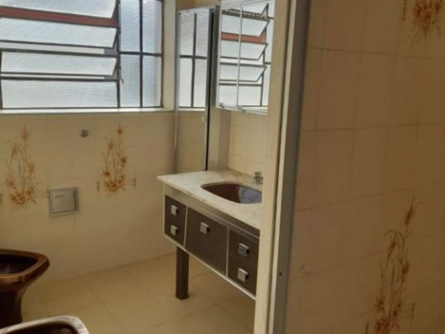 Casa com 550m², à venda ou para alugar, no bairro Centro em Pindamonhangaba