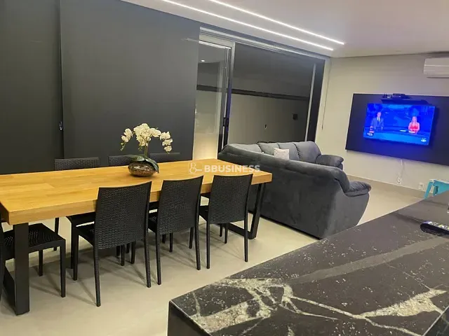 Casa com 452m² 4 quartos e 3 banheiros, à venda, no bairro Swiss Park em Campinas