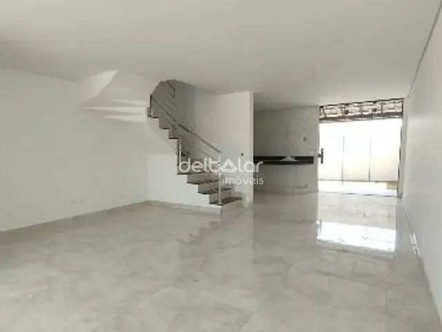 Casa com 120m² 3 quartos e 2 banheiros, à venda, no bairro Santa Mônica em Belo Horizonte