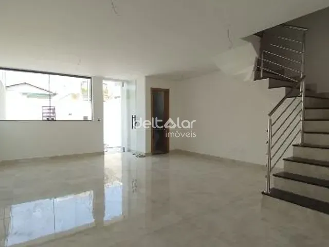 Casa com 120m² 3 quartos e 2 banheiros, à venda, no bairro Santa Mônica em Belo Horizonte