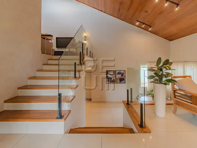 Casa com 420m² 4 quartos e 4 banheiros, à venda, no bairro Jardim Itatiaia 2 em Londrina