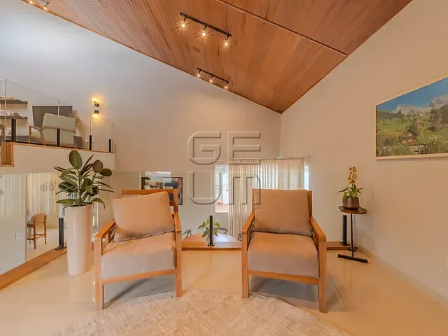 Casa com 420m² 4 quartos e 4 banheiros, à venda, no bairro Jardim Itatiaia 2 em Londrina