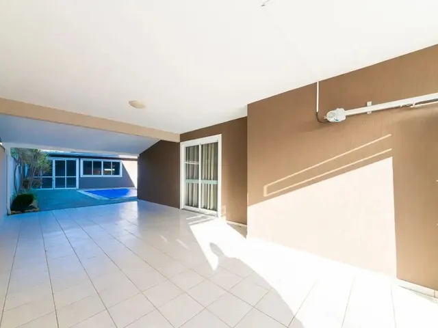 Casa com 899m² 5 quartos e 5 banheiros, à venda, no bairro São Braz em Curitiba