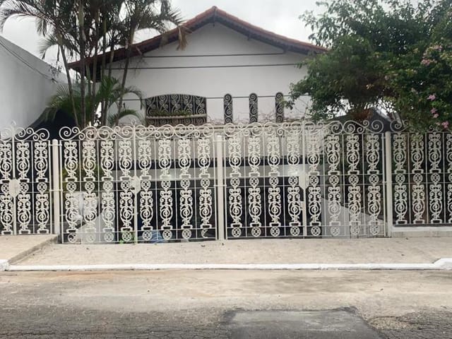 Foto do Casa - CASA À VENDA, COM 270M² COM 3 DORMS SENDO 2 SUÍTES, EDÍCULA E CHURRASQUEIRA, VAGA PARA ATÉ 5 CARROS - JARDIM NORDESTE | Lares e Andares Imóveis