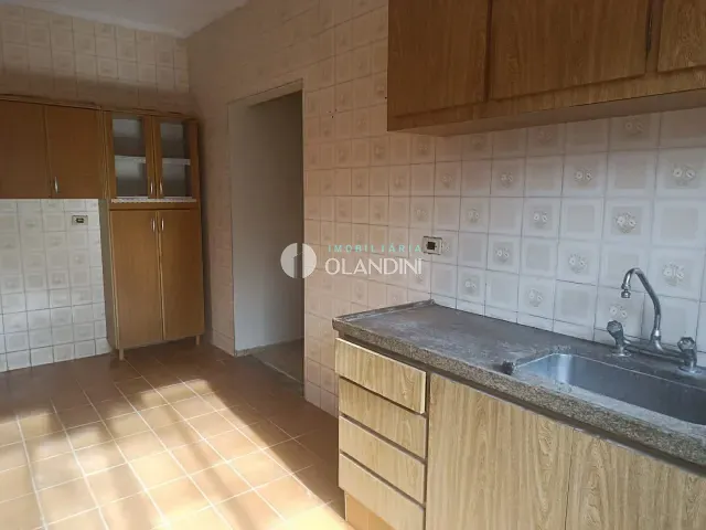 Casa com 400m² 3 quartos e 2 banheiros, para alugar, no bairro Jardim Ouro Branco em Artur Nogueira
