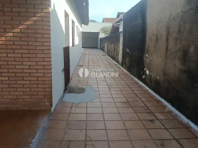 Casa com 400m² 3 quartos e 2 banheiros, para alugar, no bairro Jardim Ouro Branco em Artur Nogueira