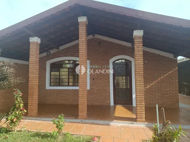 Casa com 400m² 3 quartos e 2 banheiros, para alugar, no bairro Jardim Ouro Branco em Artur Nogueira