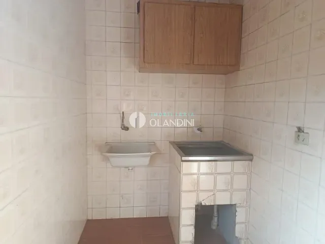 Casa com 400m² 3 quartos e 2 banheiros, para alugar, no bairro Jardim Ouro Branco em Artur Nogueira