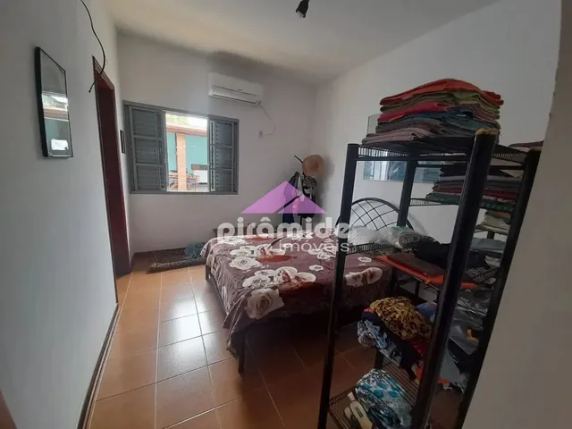 Casa com 360m² 4 quartos e 2 banheiros, à venda, no bairro Centro em Ubatuba