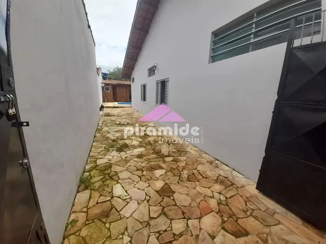 Casa com 360m² 4 quartos e 2 banheiros, à venda, no bairro Centro em Ubatuba