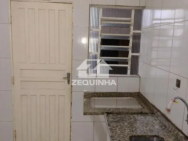 Casa com 100m² 2 quartos e 2 banheiros, para alugar, no bairro Vila Yara em Osasco
