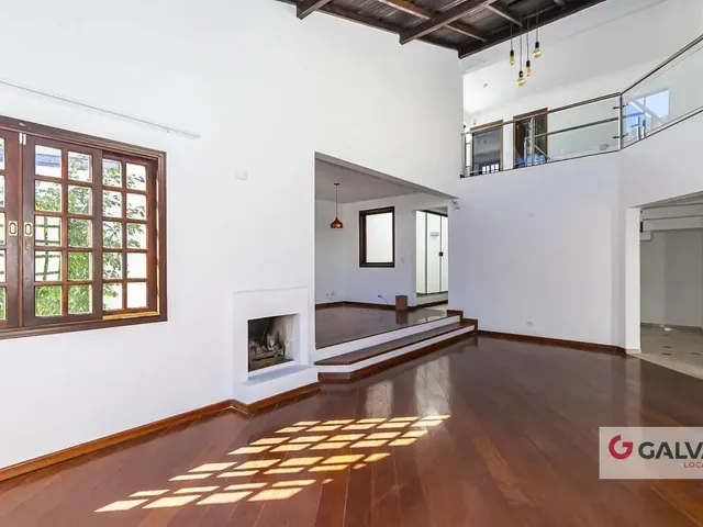 Casa 3 quartos e 3 banheiros, para alugar, no bairro Jardim das Américas em Curitiba