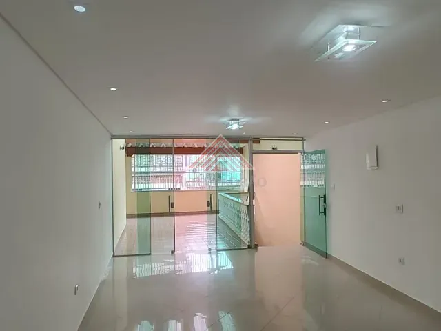 Casa com 250m² 3 quartos e 4 banheiros, para alugar, no bairro Parque das Américas em Mauá