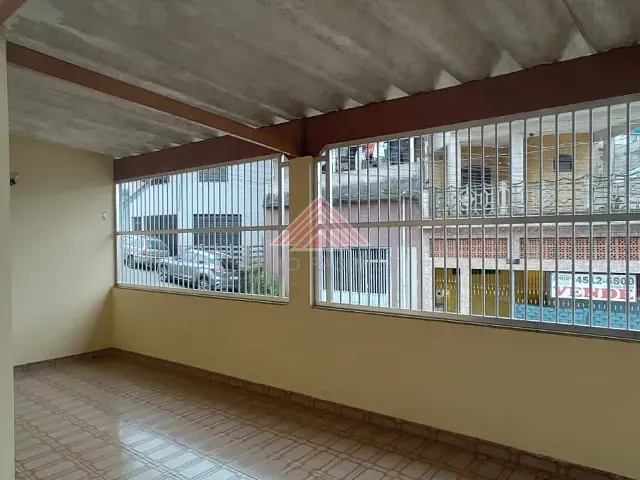 Casa com 250m² 3 quartos e 4 banheiros, para alugar, no bairro Parque das Américas em Mauá