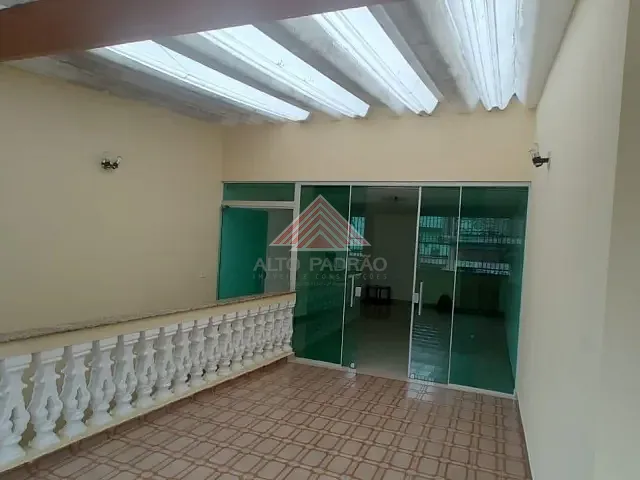 Casa com 250m² 3 quartos e 4 banheiros, para alugar, no bairro Parque das Américas em Mauá