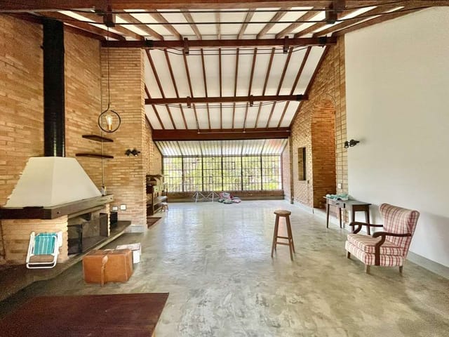 Casa com 1643m² 3 quartos e 3 banheiros, à venda, no bairro Vila Diva em Carapicuíba