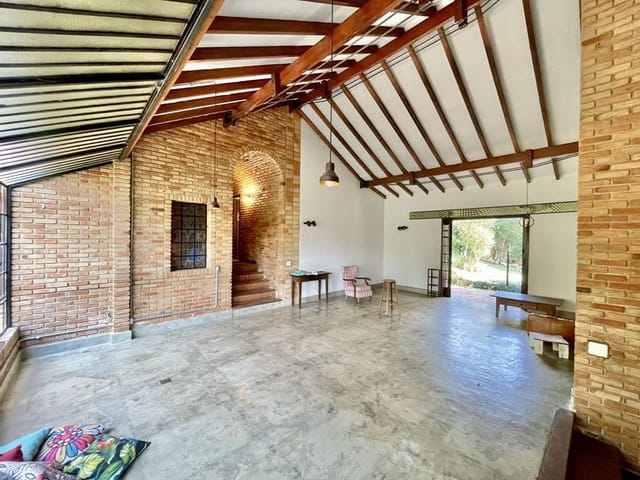 Casa com 1643m² 3 quartos e 3 banheiros, à venda, no bairro Vila Diva em Carapicuíba
