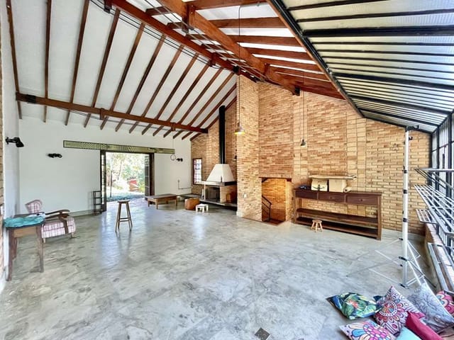Casa com 1643m² 3 quartos e 3 banheiros, à venda, no bairro Vila Diva em Carapicuíba