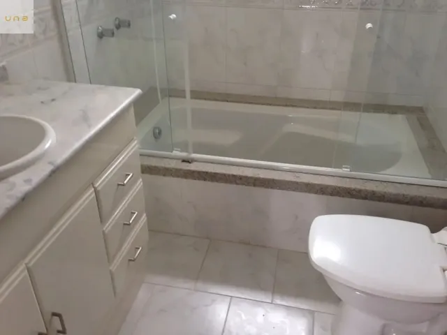 Prédio 4 quartos e 2 banheiros, para alugar, no bairro Vila Izabel em Curitiba