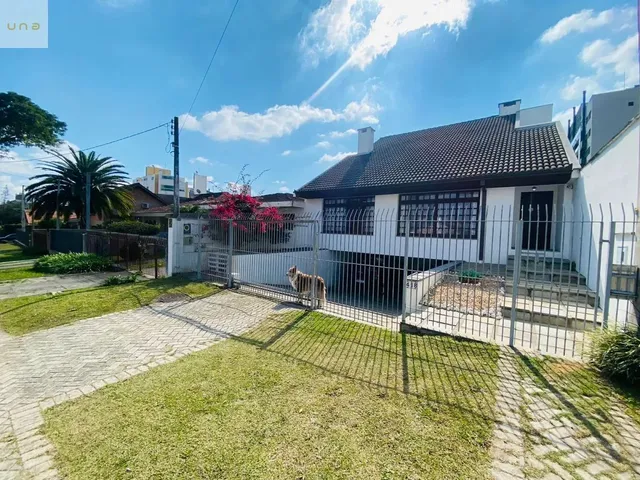 Casa 4 quartos e 2 banheiros, para alugar, no bairro Vila Izabel em Curitiba