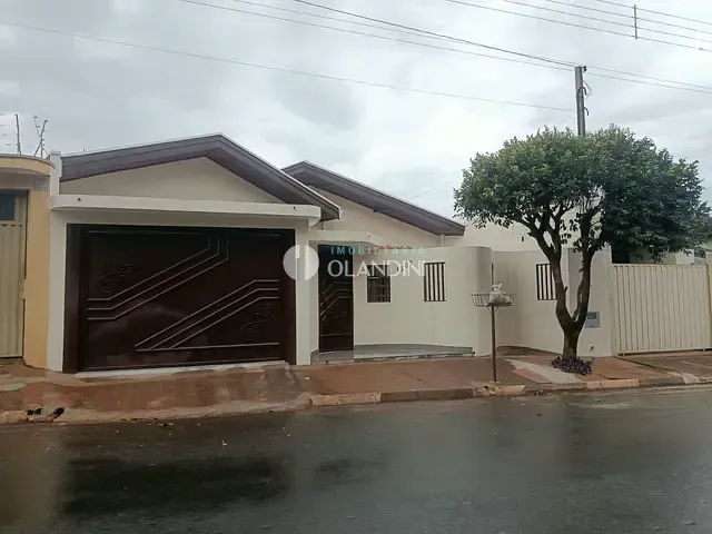 Casa com 182m² 2 quartos e 2 banheiros, para alugar, no bairro Antonio Modolo em Artur Nogueira