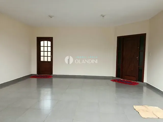Casa com 182m² 2 quartos e 2 banheiros, para alugar, no bairro Antonio Modolo em Artur Nogueira