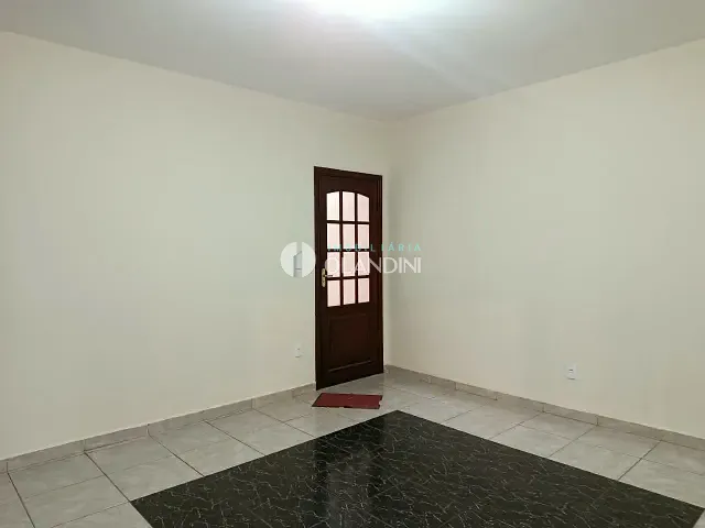 Casa com 182m² 2 quartos e 2 banheiros, para alugar, no bairro Antonio Modolo em Artur Nogueira