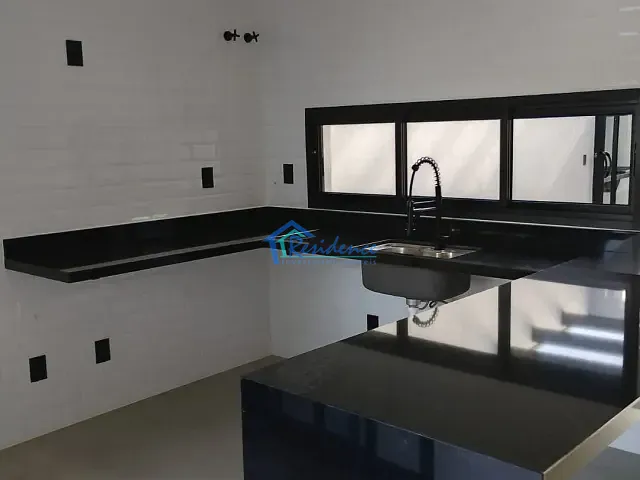 Casa 3 quartos e 2 banheiros, à venda, no bairro Jardim Bom Sucesso em Indaiatuba