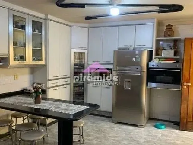 Casa com 300m² 3 quartos e 4 banheiros, à venda, no bairro Cidade Parquelandia em Mogi Das Cruzes