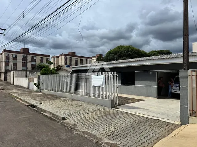Casa com 420m² 3 quartos e 1 banheiro, à venda, no bairro Santa Cruz em Guarapuava