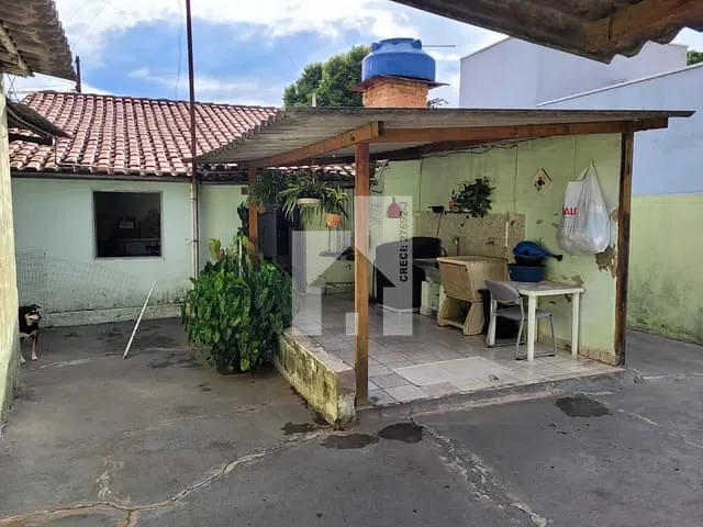 Casa com 250m² 5 quartos e 2 banheiros, à venda, no bairro Jardim Tamoio em Jundiaí