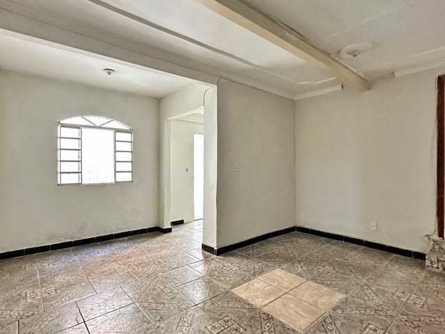 Foto do Casa - Casa com entrada coletiva para locação com 2 quartos, Planalto, Belo Horizonte, MG | Deltalar Imóveis