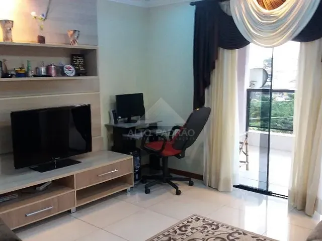Casa com 375m² 3 quartos e 2 banheiros, à venda, no bairro Jardim Esperança em Mauá
