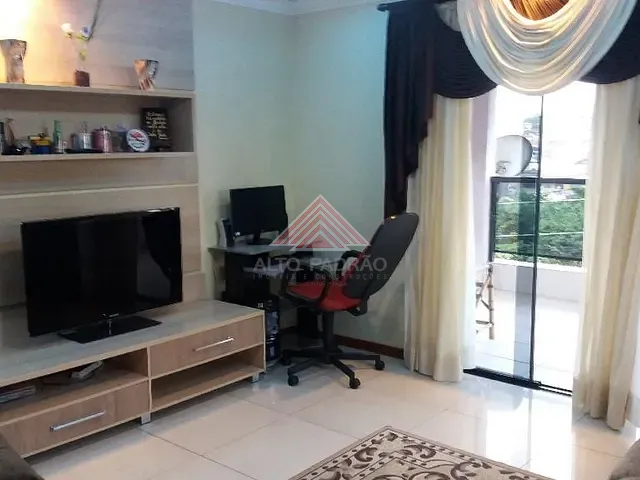 Casa com 375m² 3 quartos e 2 banheiros, à venda, no bairro Jardim Esperança em Mauá