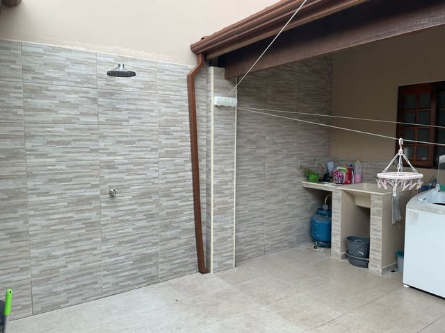 Casa 3 quartos e 3 banheiros, à venda, no bairro Loteamento Residencial Andrade em Pindamonhangaba