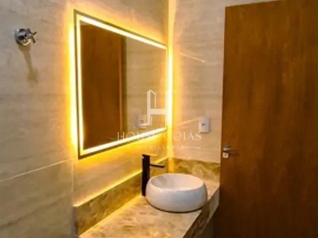 Casa com 450m² 3 quartos e 4 banheiros, à venda, no bairro Vila Brasília em Aparecida de Goiânia