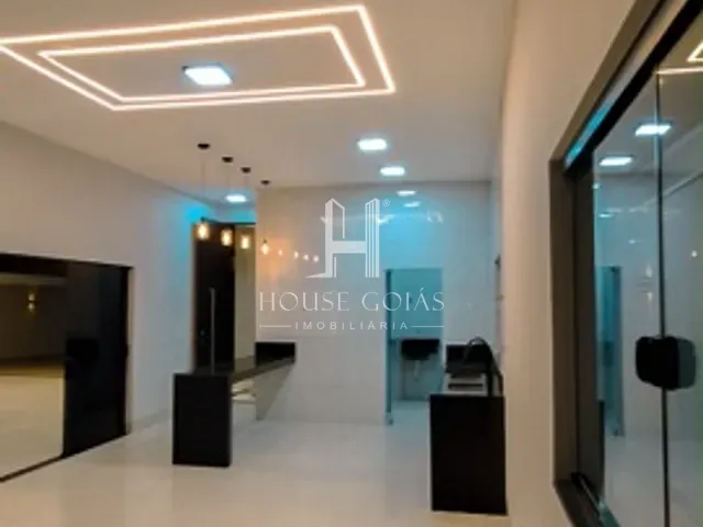 Casa com 450m² 3 quartos e 4 banheiros, à venda, no bairro Vila Brasília em Aparecida de Goiânia