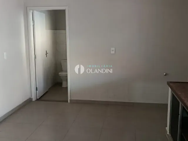 Casa com 345m² 1 quarto e 1 banheiro, para alugar, no bairro Centro em Artur Nogueira