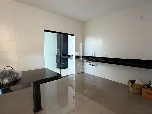 Casa com 190m² 3 quartos e 2 banheiros, à venda, no bairro Jardim Tropical em Aparecida de Goiânia