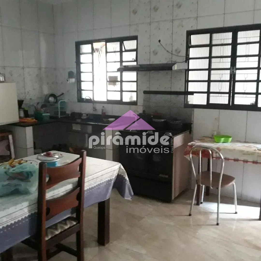Casa, 3 quartos, 200 m² - Foto 1