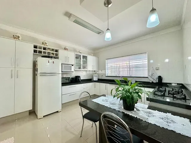 Casa com 360m² 5 quartos e 5 banheiros, à venda, no bairro Jardim Terras de Santa Elisa em Limeira