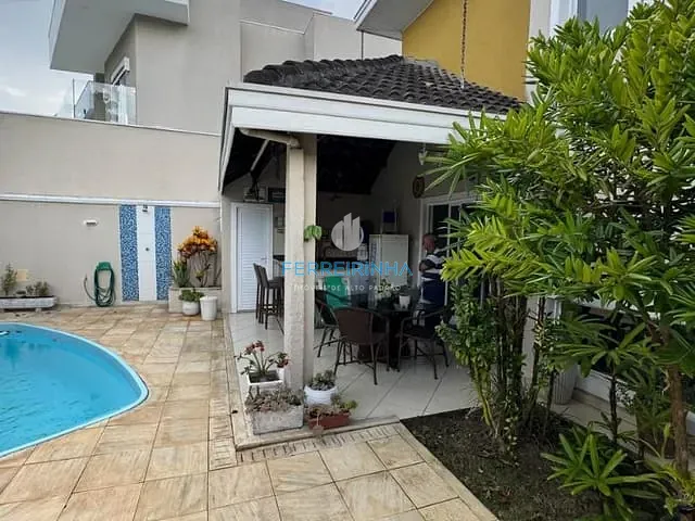 Casa com 306m² 4 quartos e 2 banheiros, à venda, no bairro Urbanova em São José dos Campos